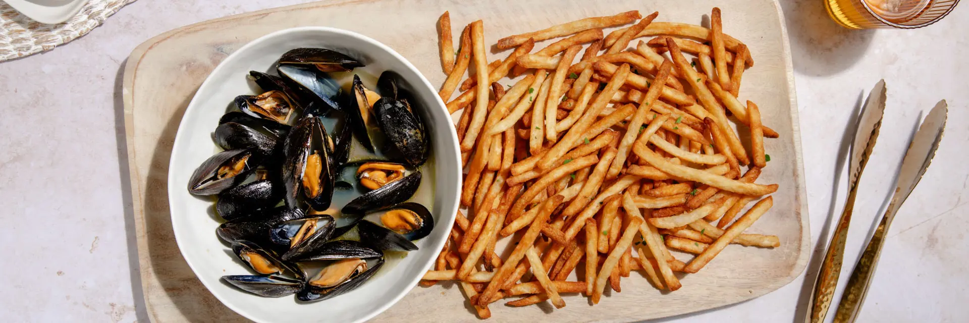 Beer Steamed Mussels & Thin Cut Fries